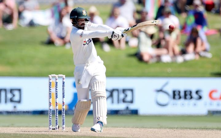 Black Caps fight back against dominant Bangladesh