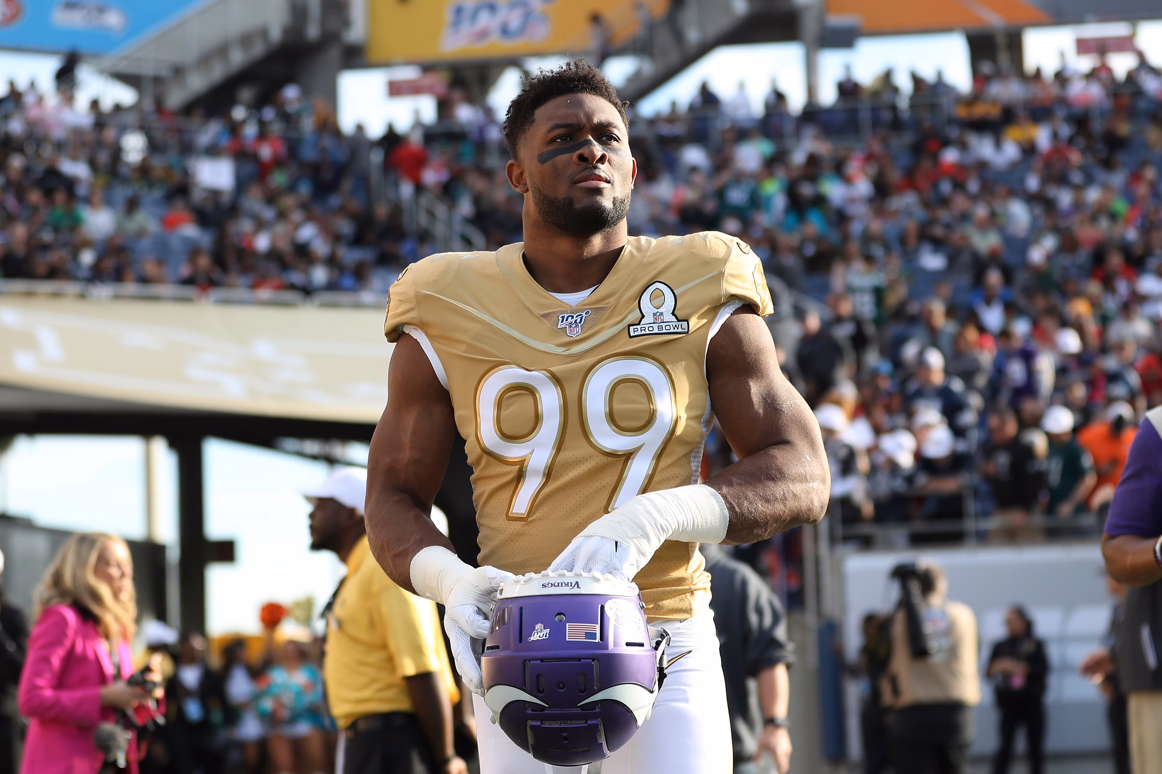 Danielle Hunter, Vikings Reportedly Rework Contract; 'Significant' Money Moved Up