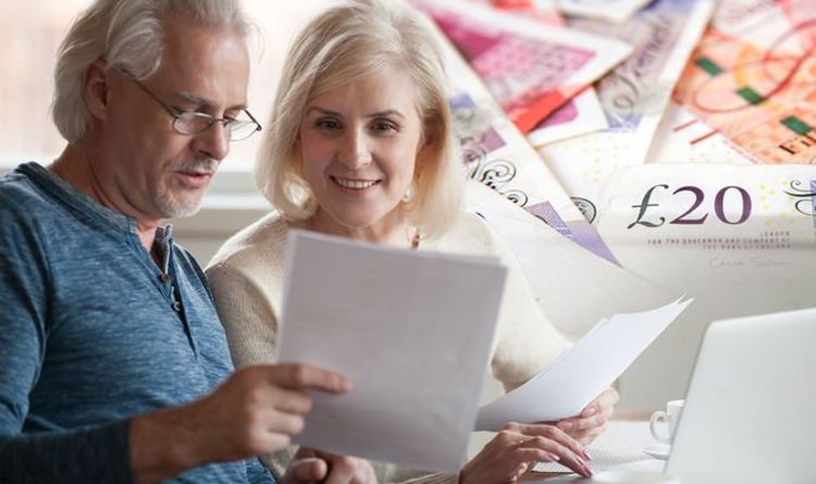 Money saving tips: Britons urged to ‘act now’ to review their finances in retirement
