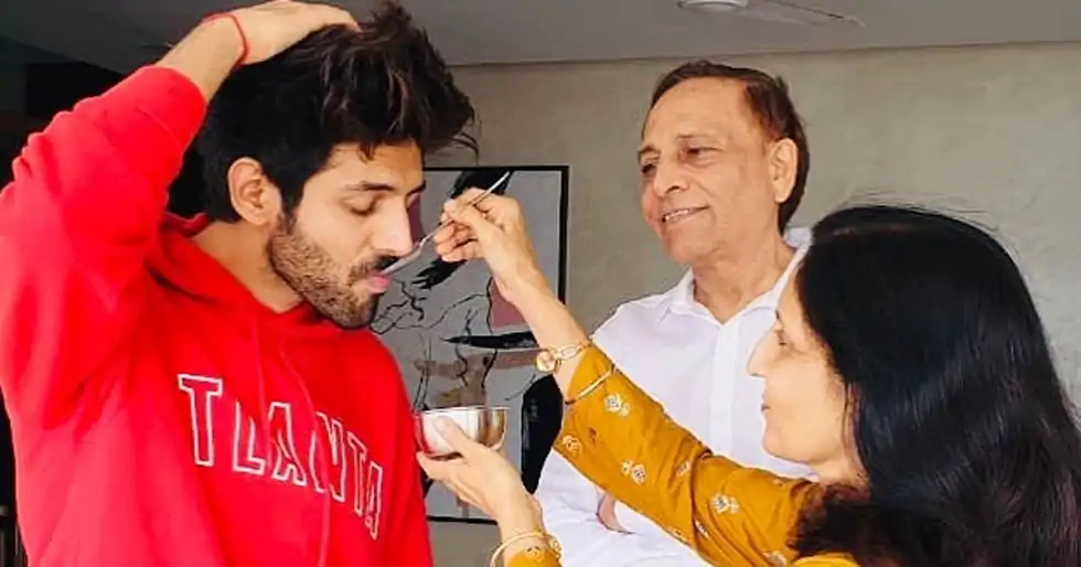 When Kartik Aaryan gifted his mother a luxurious ride
