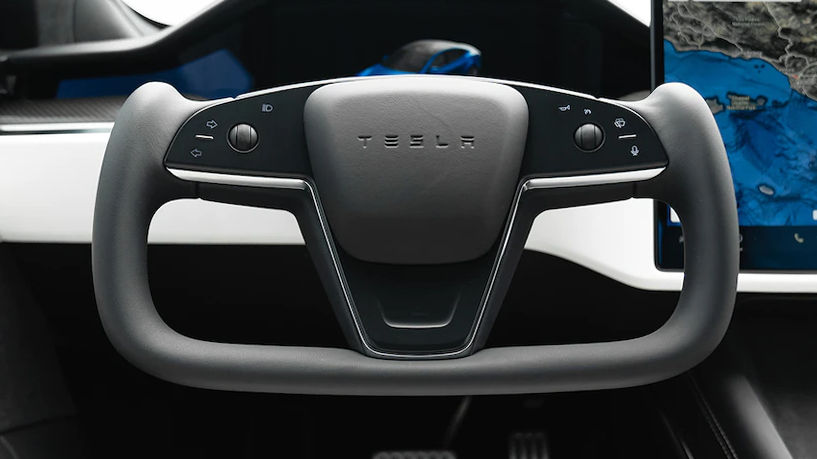 2022 Tesla Model S Plaid Steering Yoke Review: So, Is It Good or a Gimmick?