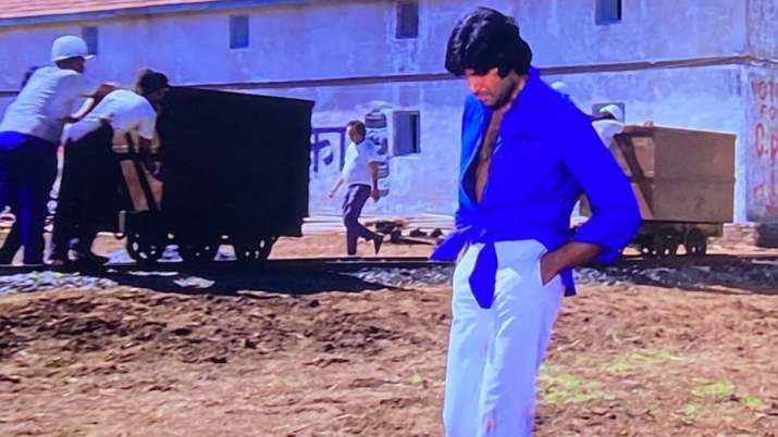 Fashion or tailoring glitch? Story behind Big B's iconic knotted shirt look in 'Deewar' revealed