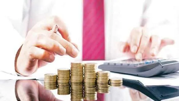 SBI vs Post Office Monthly Income Scheme: Check benefits and interest rates