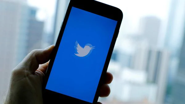 Twitter users can now use a physical security key to log-in their account