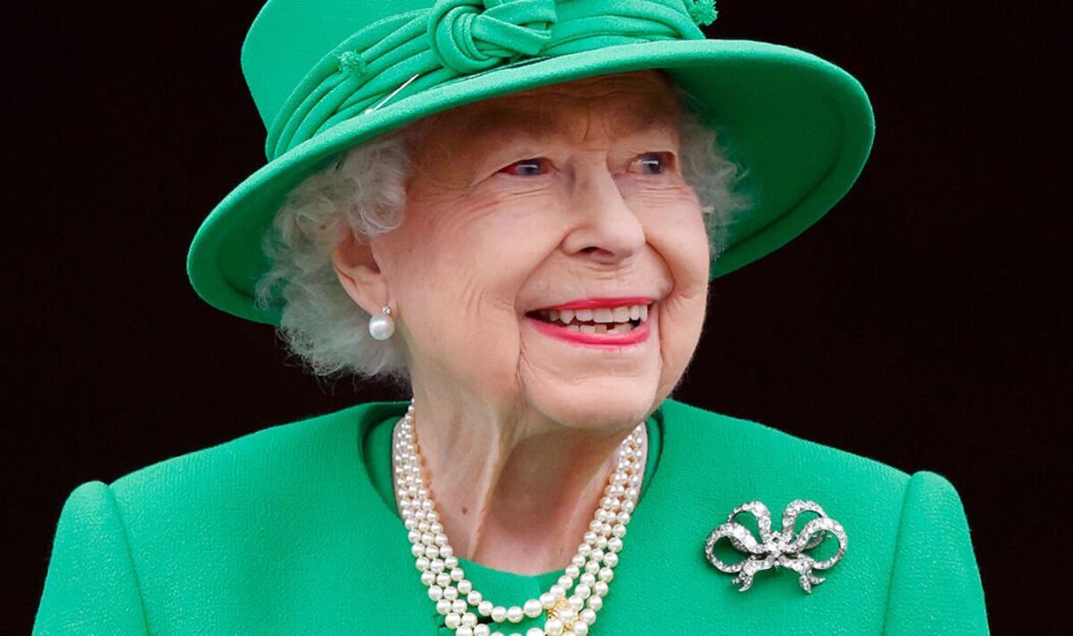 Jewellery the Queen will be buried in and who will inherit the rest