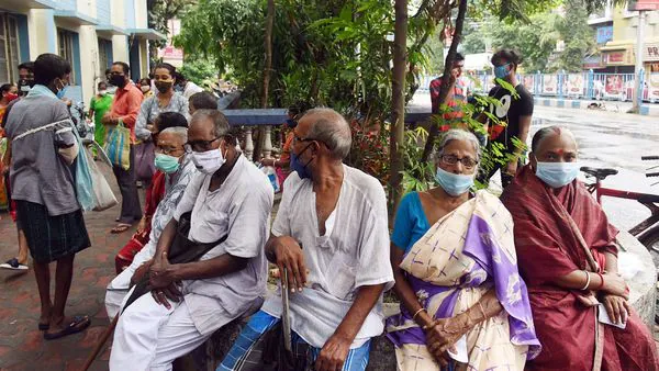 Senior citizens special FD scheme of SBI, HDFC Bank, BoB extended. Details here