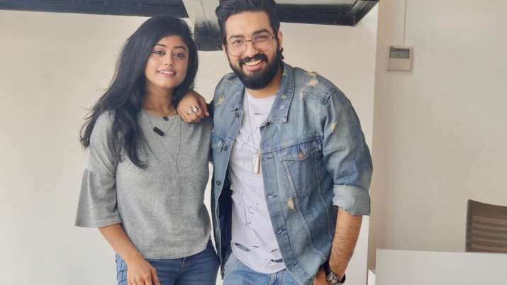 'Bekhayali' duo Sachet Tandon, Parampara Thakur are engaged