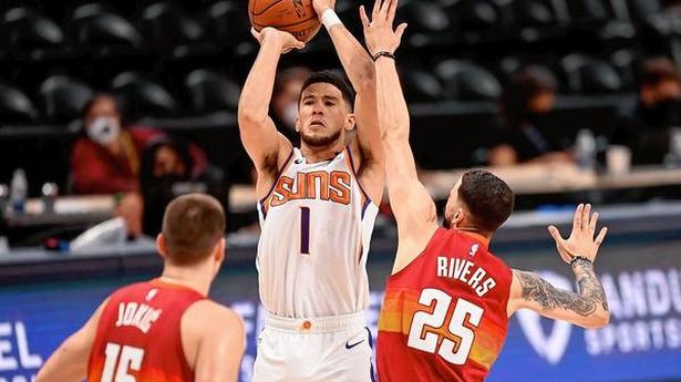 Suns complete sweep of Nuggets