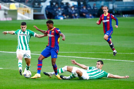 Barcelona Teenager Ansu Fati Out 4 Months After Knee Surgery