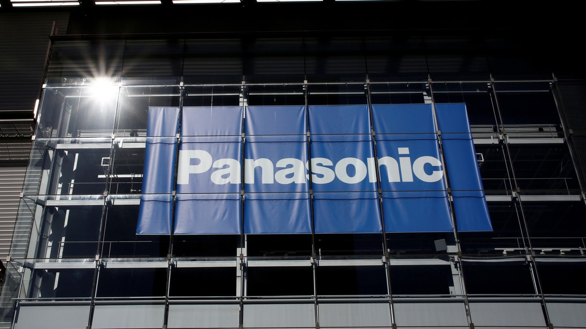 Panasonic Sells Tesla Stake for JPY 400 Billion