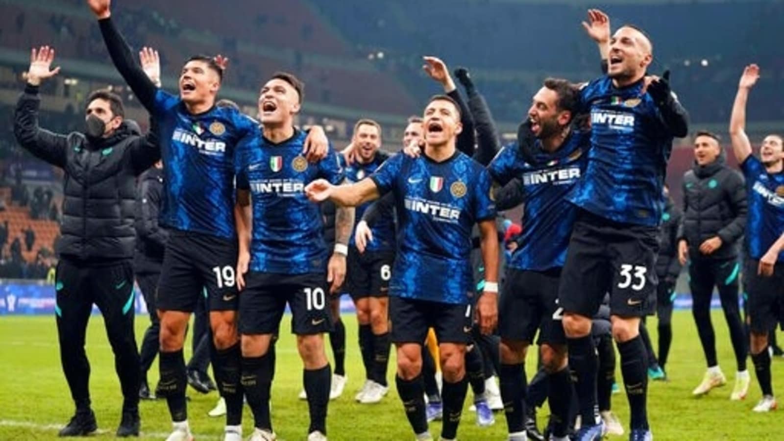 Alexis Sanchez scores at the death as Inter beat Juventus in Italian Super Cup