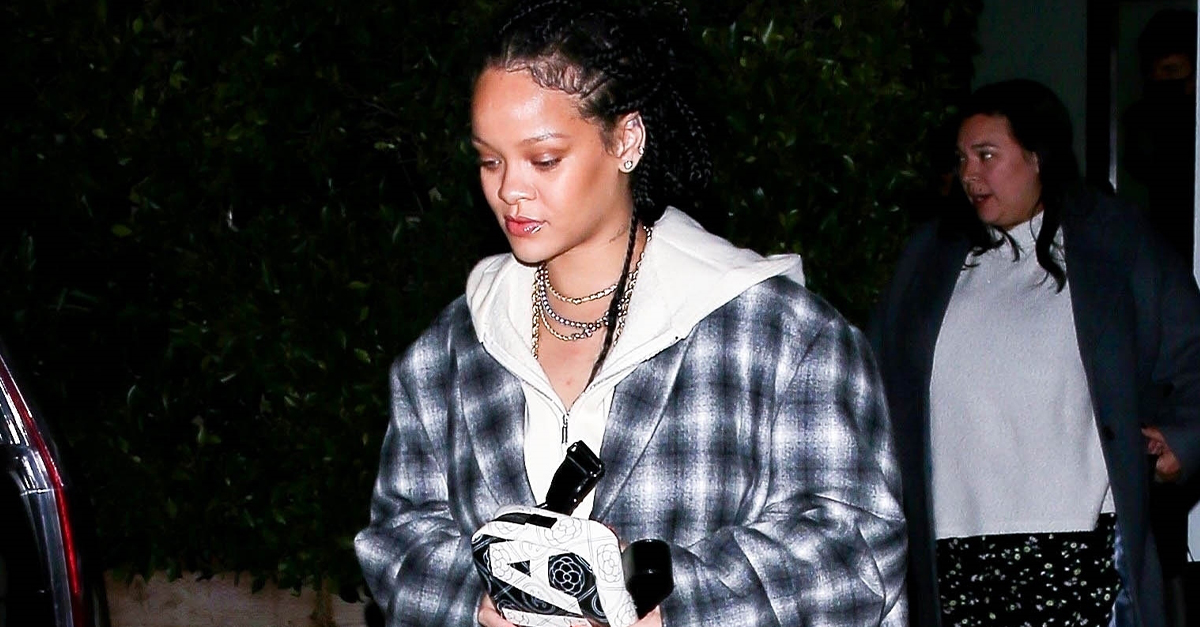 6 Celebrities That Are Really Good at Shopping (And What They're Wearing)