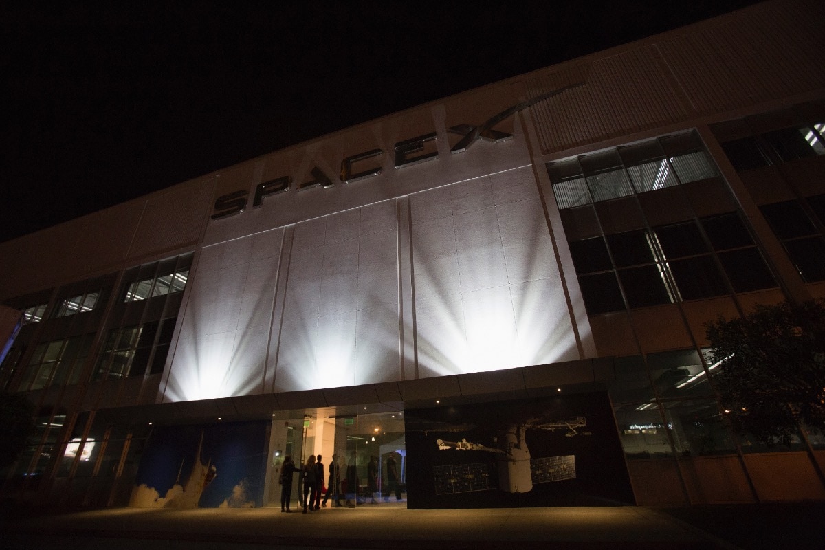 Elon Musk's SpaceX Buys Advertising Package for Starlink on Twitter