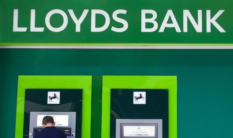 Lloyds Bank warning: Britons targeted by new text scam - ‘don’t fall for it!’