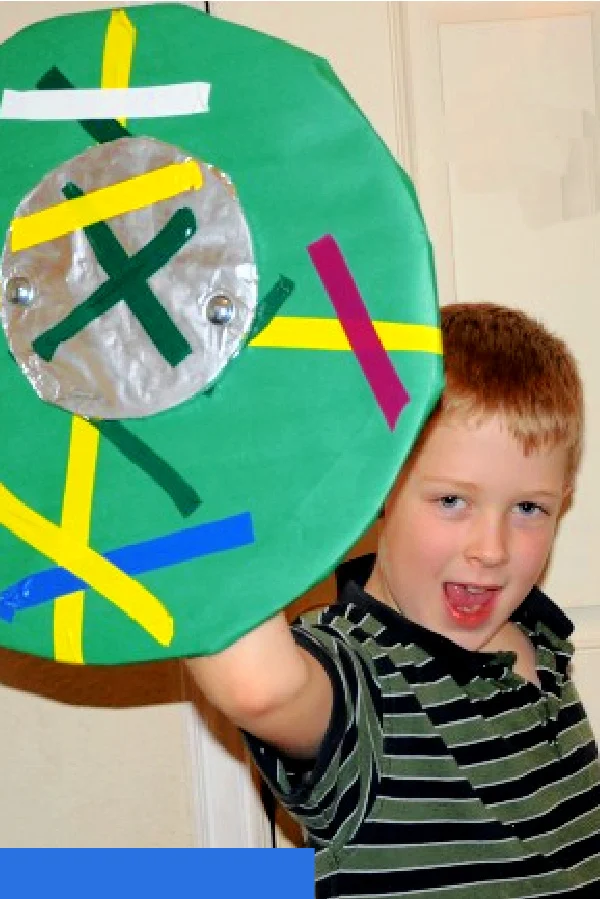 How to make a viking shield with cardboard and paper - Kids activities blog