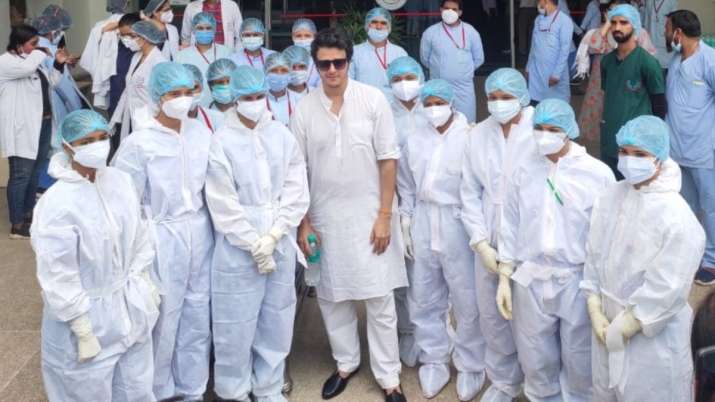 Aniruddh Dave discharged from hospital after battling Covid-19 for 55 days, tweets happy pic