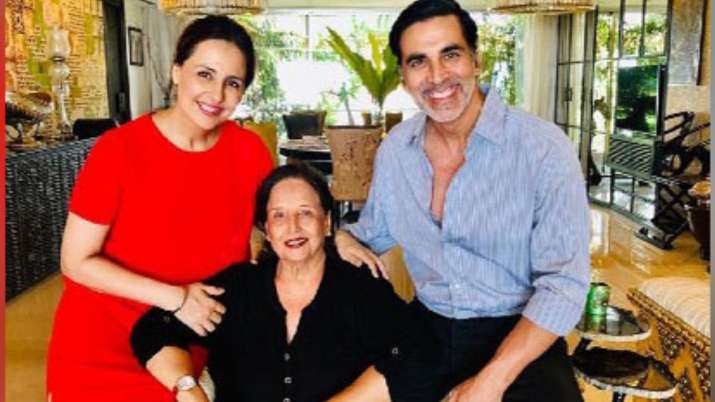 Akshay Kumar thanks fans for their concern over his mother's health, says 'this is a very tough hour'