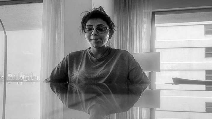 Kajal Aggarwal looks oh-so-cute in this morning picture as she wakes up as 'Mrs Kitchlu'