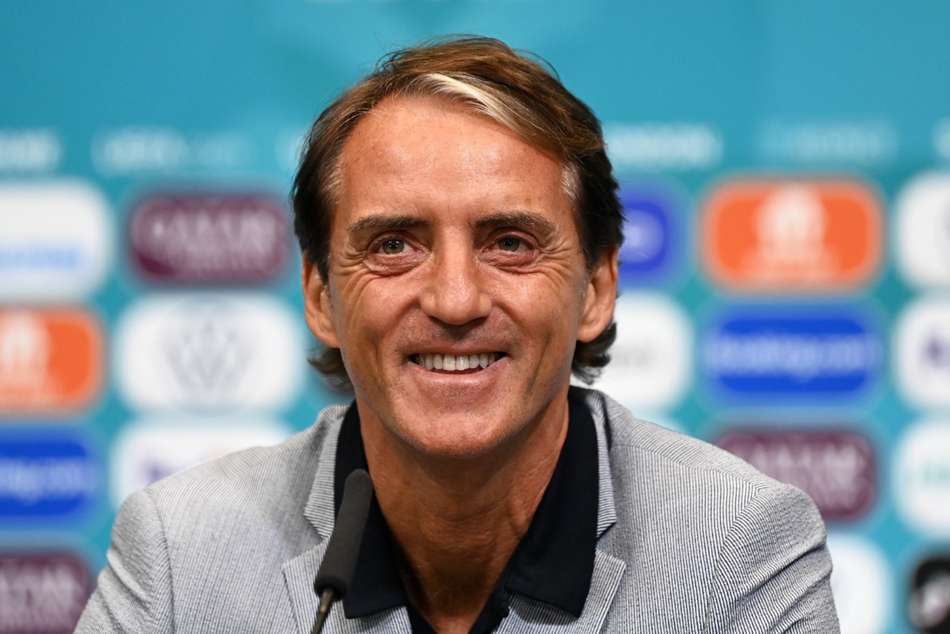 Mancini hopes De Bruyne and Hazard are fit for Italy's clash with Belgium