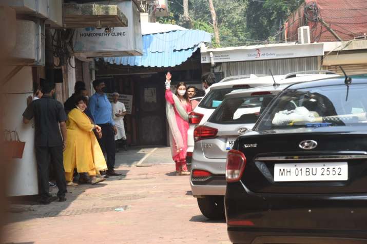 India Tv - The actress left for the wedding venue Taj Kubala India Tv - Actress Kajal Aggarwal Gautam Kitchlu wedding today