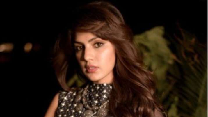 Rhea Chakraborty's lawyer releases statement as Mumbai Police claim 'bound to file FIR against SSR's sisters'