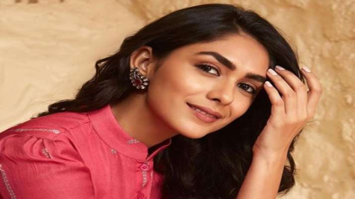 Mrunal Thakur says she picks films based on stories, not co-stars