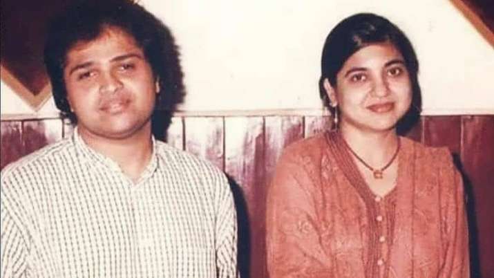 Himesh Reshammiya's old pic with Alka Yagnik goes viral, singer is totally unrecognisable