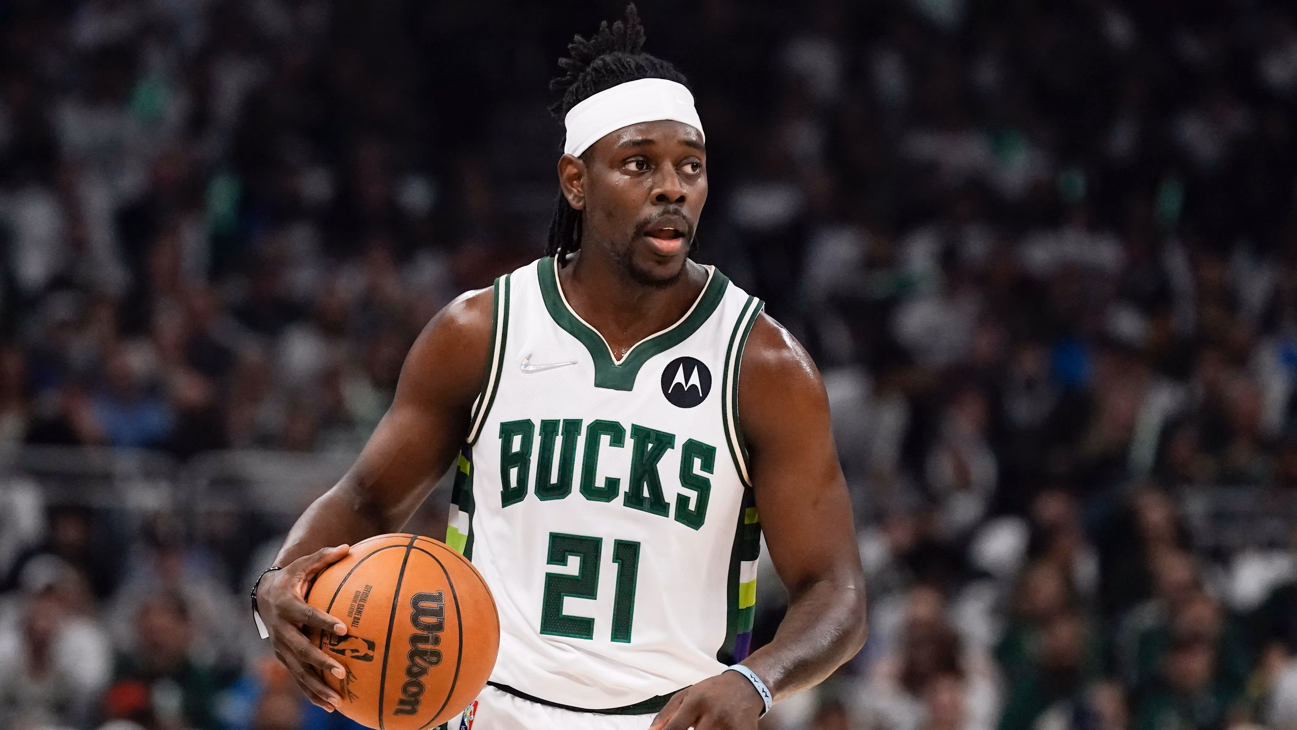 Bucks' Jrue Holiday Named NBA Teammate of Year for 2nd Time in Career