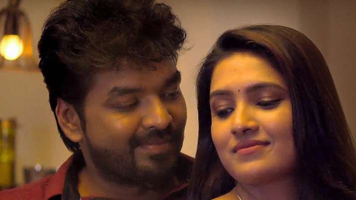 Romantic song ‘Nee En Kannadi’ from Jai Sampath, Vani Bhojan starrer ‘Triples’ out now