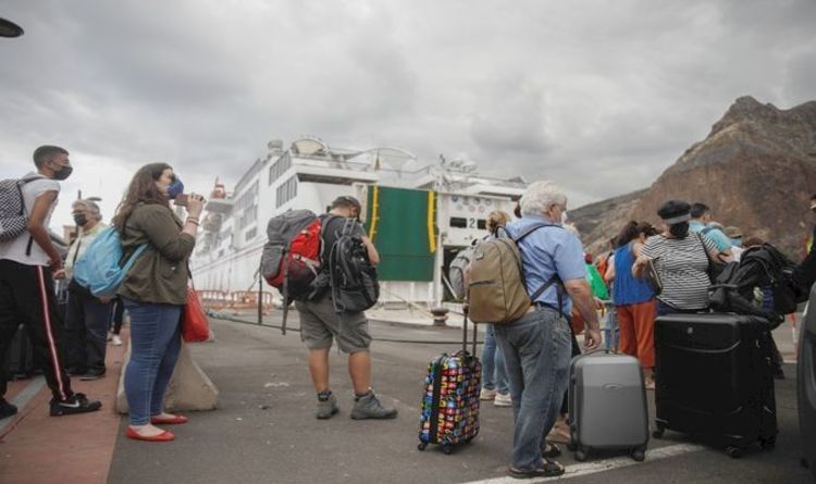 Spain holiday chaos for tourists as La Palma volcano causes mayhem
