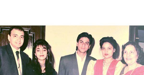 Viveck Vaswani shares a rare throwback picture of Shah Rukh Khan with wife Gauri and sister Lalarukh Khan | Bo