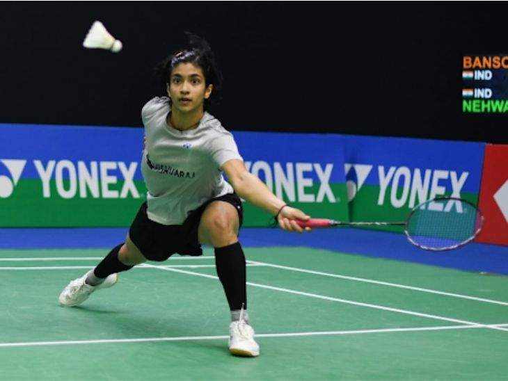 इंडियन ओपन बैडमिंटन में बड़ा उलटफेर: 20 साल की मालविका ने साइना नेहवाल को हराया, 34 मिनट में जीती नागपुर की खि