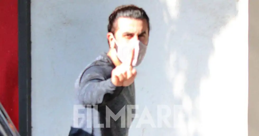 Photos: Ranbir Kapoor spotted as he visited the clinic earlier today
