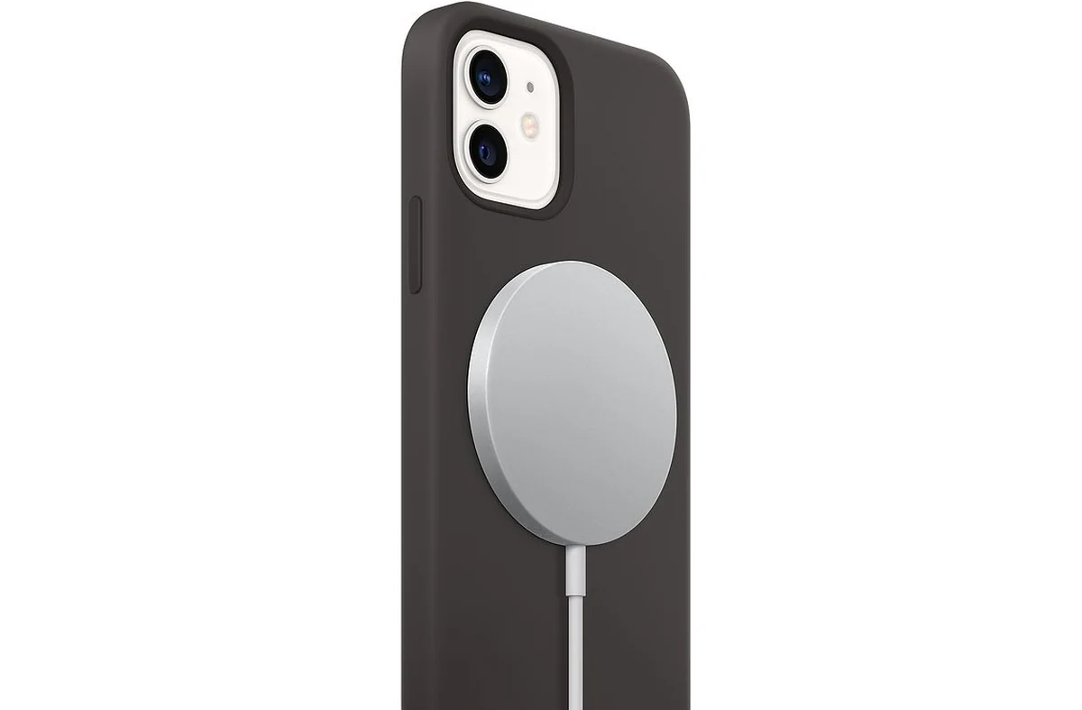 iPhone 12 Series May Have a Hidden Reverse Wireless Charging Feature