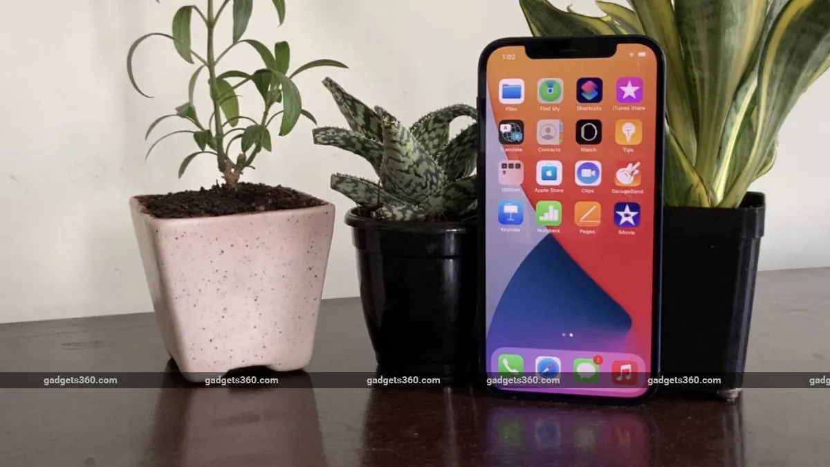 iPhone Users on iOS 14 Have Trouble Receiving Texts, WhatsApp Notifications