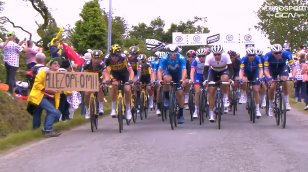Spectator to be sued after Tour de France crash