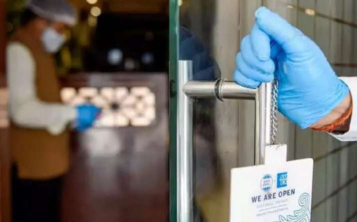 Restaurants forcing customers to pay service charge, misleading them on legalities: Govt takes note