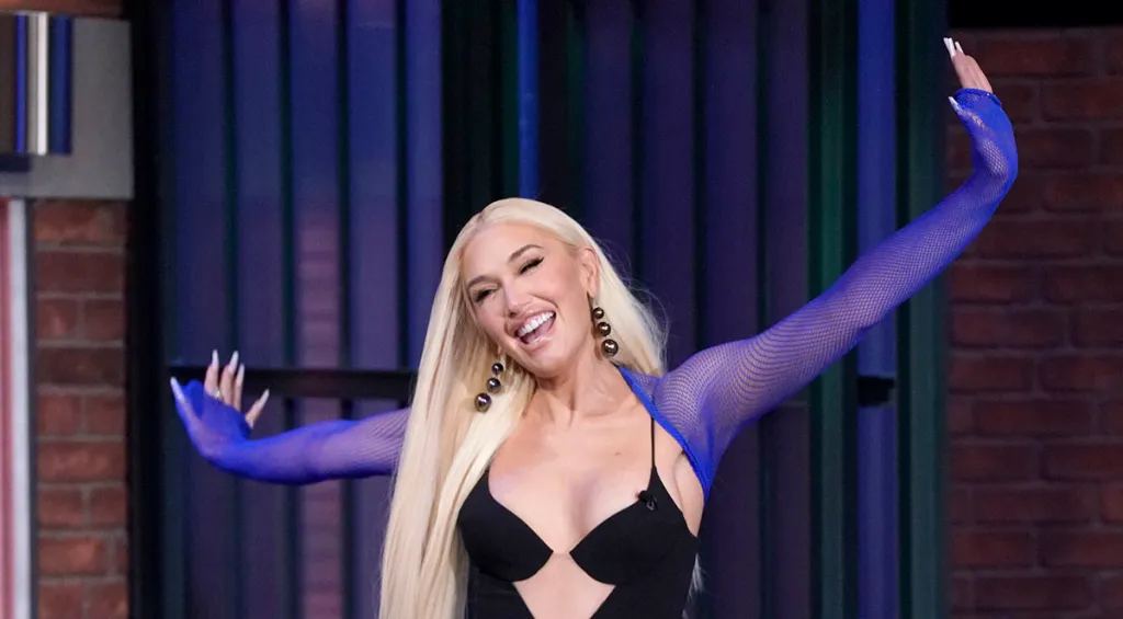 Gwen Stefani Goes Bold in Fishnets and Fringe on ‘Late Night With Seth Meyers’