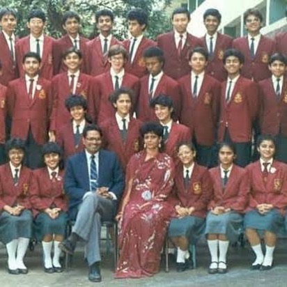 Can you spot Twinkle Khanna in this throwback pic from her school days?