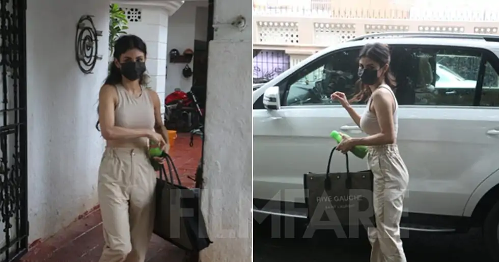 Mouni Roy visits her close friend Mandira Bedi