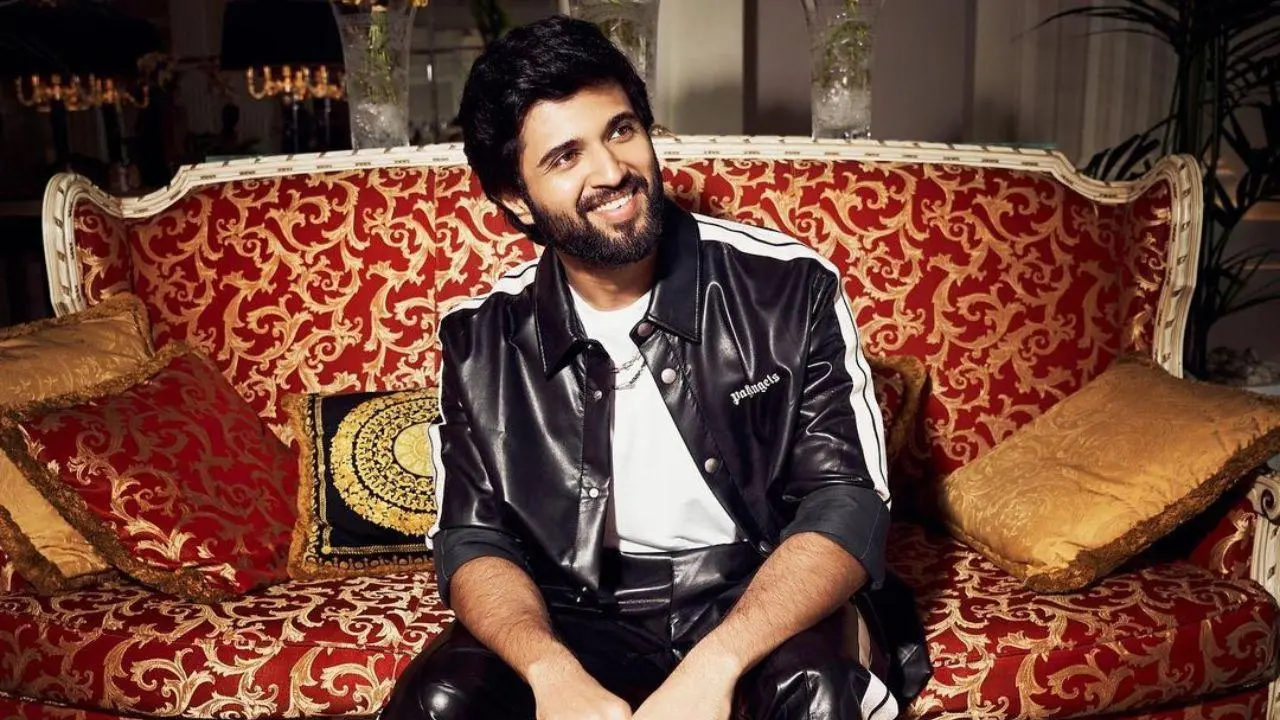 Vijay Deverakonda drops his `new look`, leaves everyone wondering what is he up