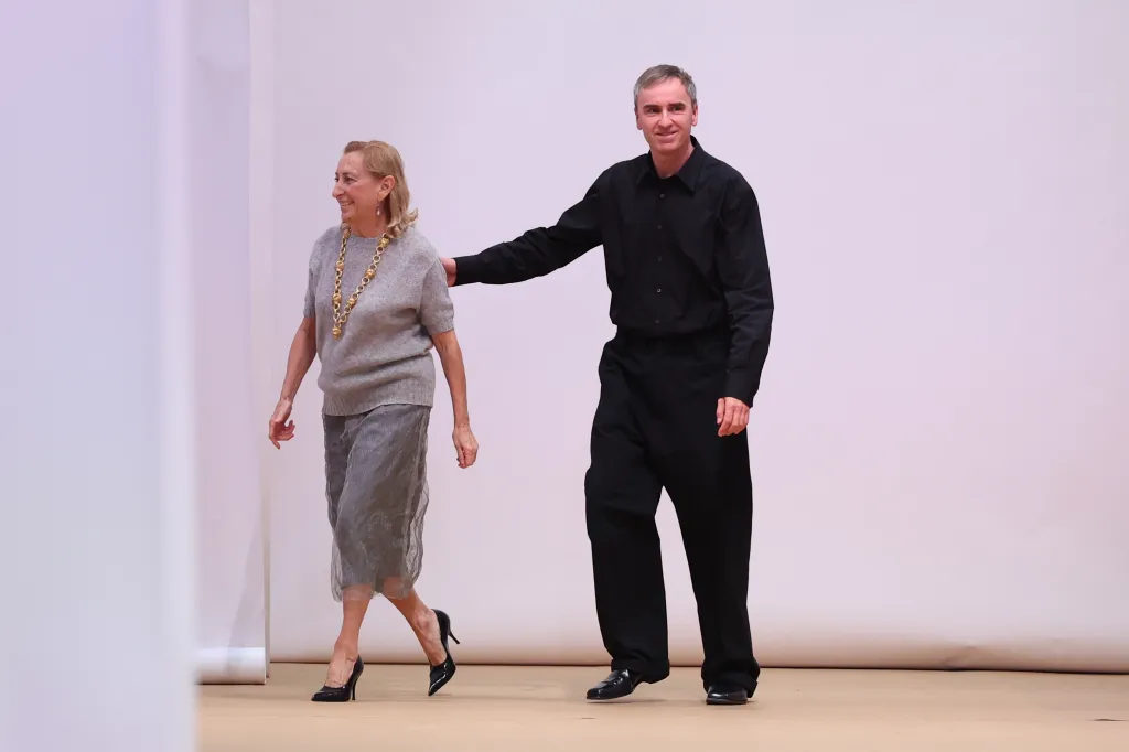 Raf Simons, Burberry, JW Anderson to Show During London Fashion Week