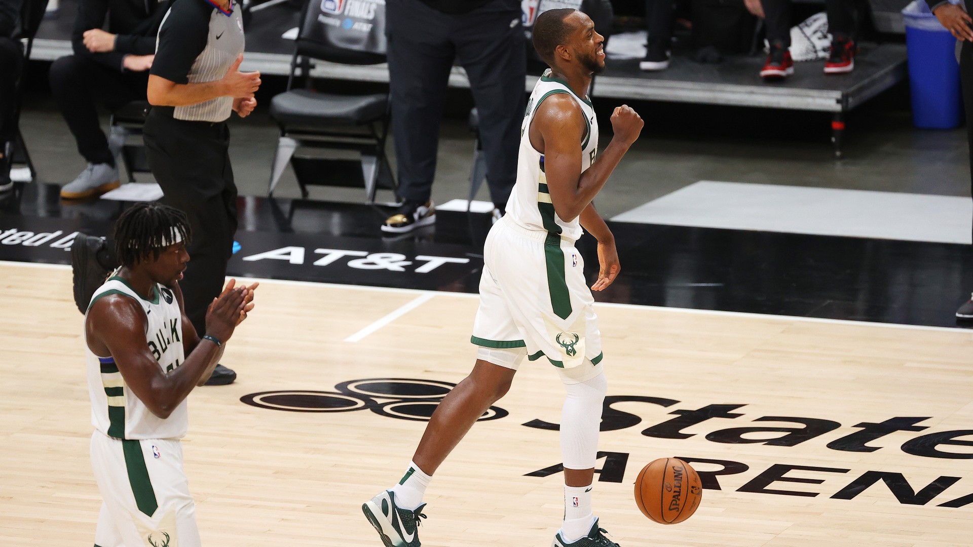 With or without Giannis Antetokounmpo, Khris Middleton has established himself as Bucks' closer