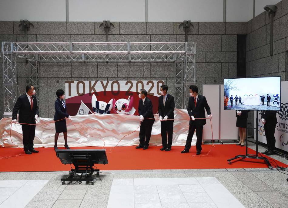 Tokyo 2020: Refugee Olympic team's arrival delayed as official tests positive