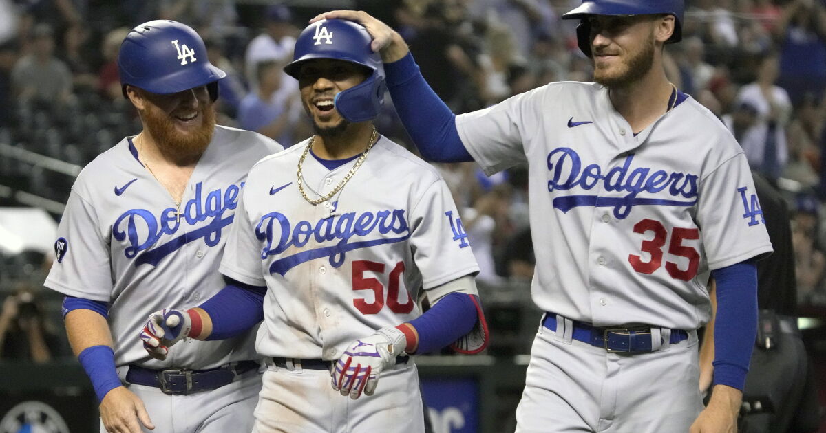 Dodgers officially clinch playoff berth with win over Diamondbacks, for real