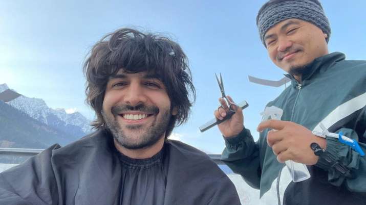 Kartik Aaryan gets a haircut in Manali, shares photo with a quirky caption
