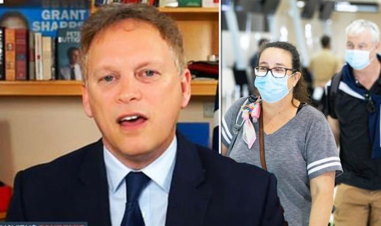 Quarantine warning: Britons threatened with criminal record for failing to self isolate