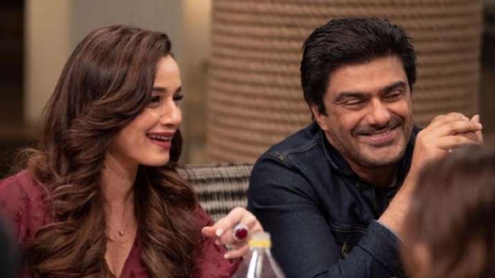 Super Dancer 4: Neelam Kothari moved to tears as hubby Samir Soni plans sweet surprise
