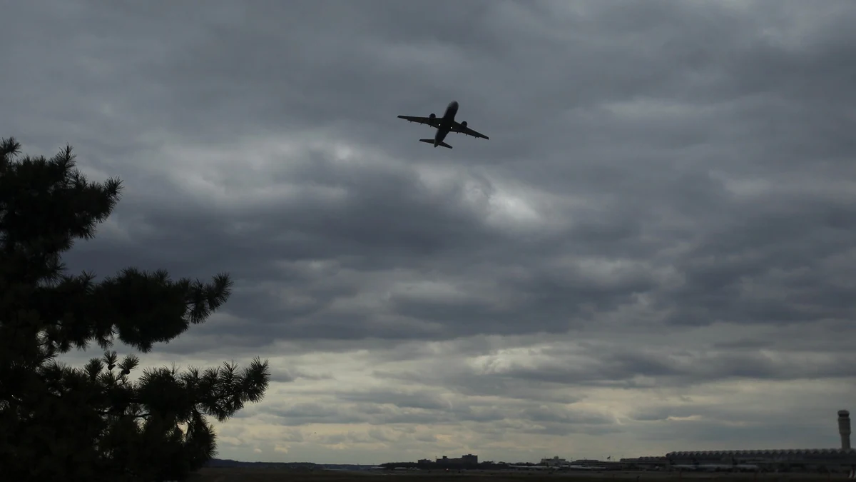 Verizon, AT&T Delays Part of 5G Rollout Near Airports Until Mid-2023