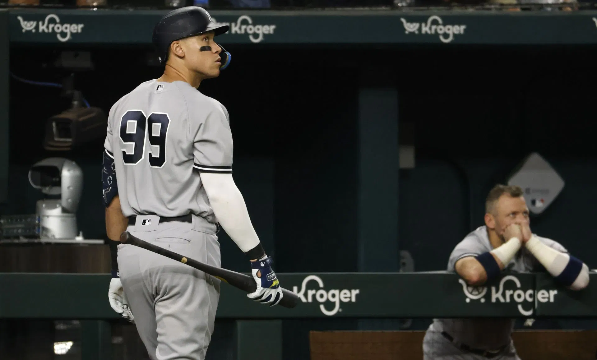 New York Yankees fans despondent watching Aaron Judge struggle to make history at end of the season: "This HR